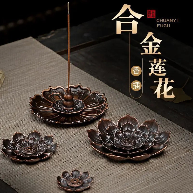 Lotus-Räucherstäbchenhalter – Elegantes Räuchergefäß aus langlebiger Legierung für eine entspannte Atmosphäre.