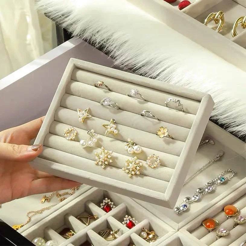 Elegant Velvet Jewelry Organizer – Order for Your Treasures