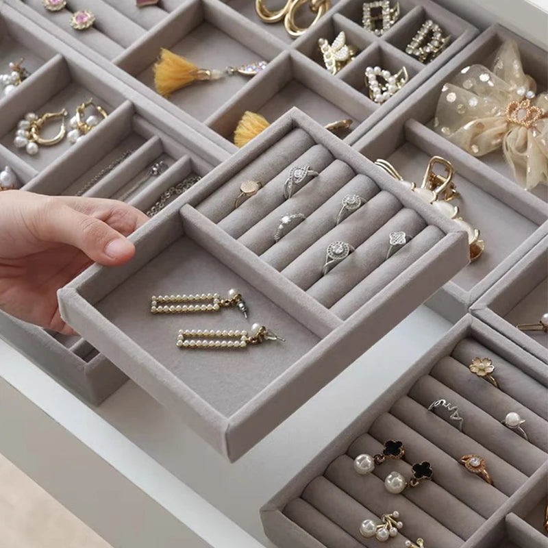 Elegant Velvet Jewelry Organizer – Order for Your Treasures