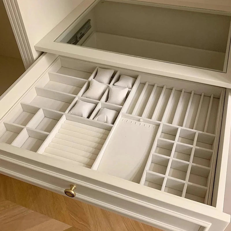 Elegant Velvet Jewelry Organizer – Order for Your Treasures
