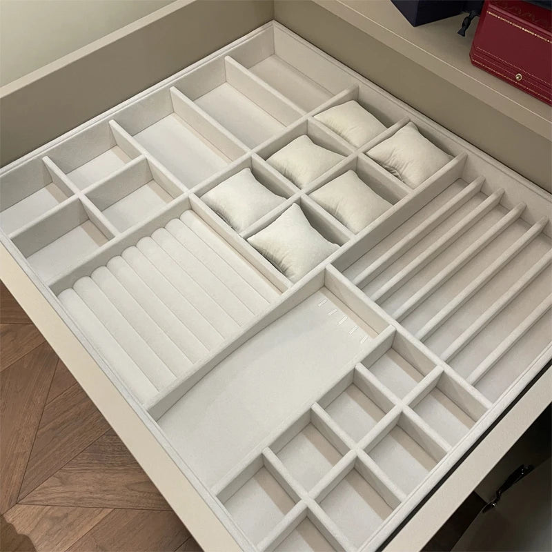 Elegant Velvet Jewelry Organizer – Order for Your Treasures