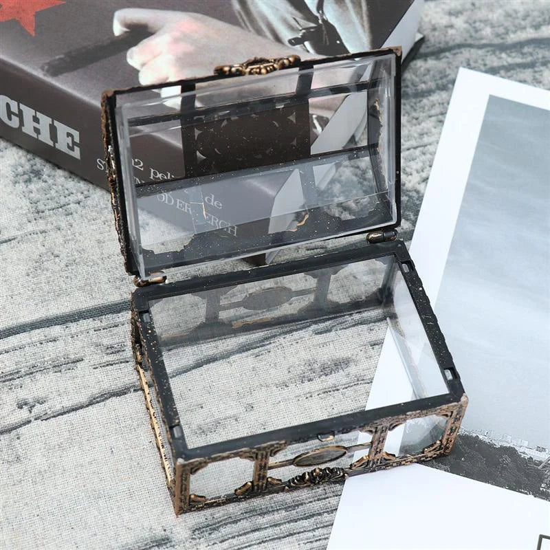 Vintage-Schatzkiste – Transparente Schmuckbox im Piraten-Stil für Accessoires, Schmuck & Andenken.