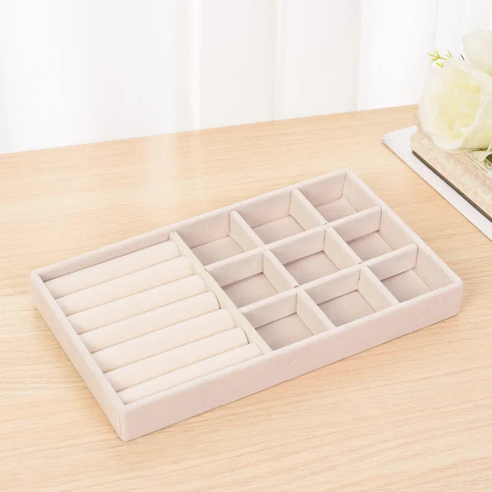 Elegant Velvet Jewelry Organizer – Order for Your Treasures